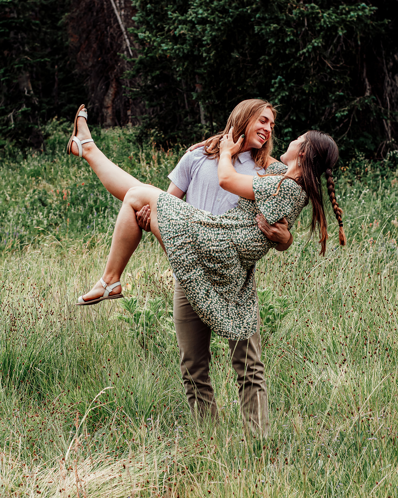 your best friend, bride, and husband can expect to incorporate non-awkward, natural hair with background inspiration