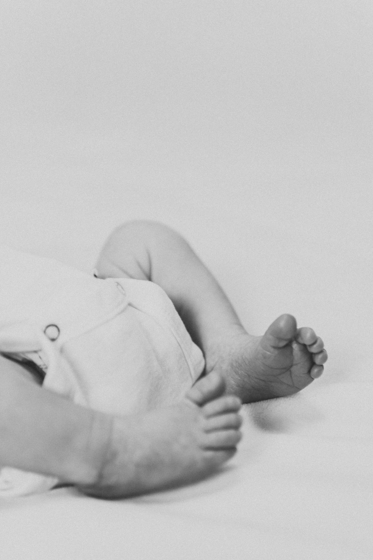 amazing pictures of families and their kids in the photo session of big moments they'll cherish forever