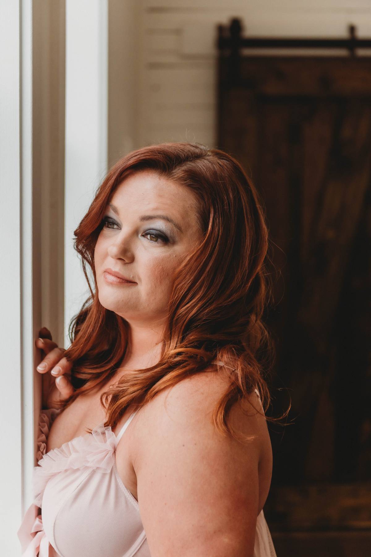 boudoir photo session to celebrate your unique beauty in amazing photos of everyday women