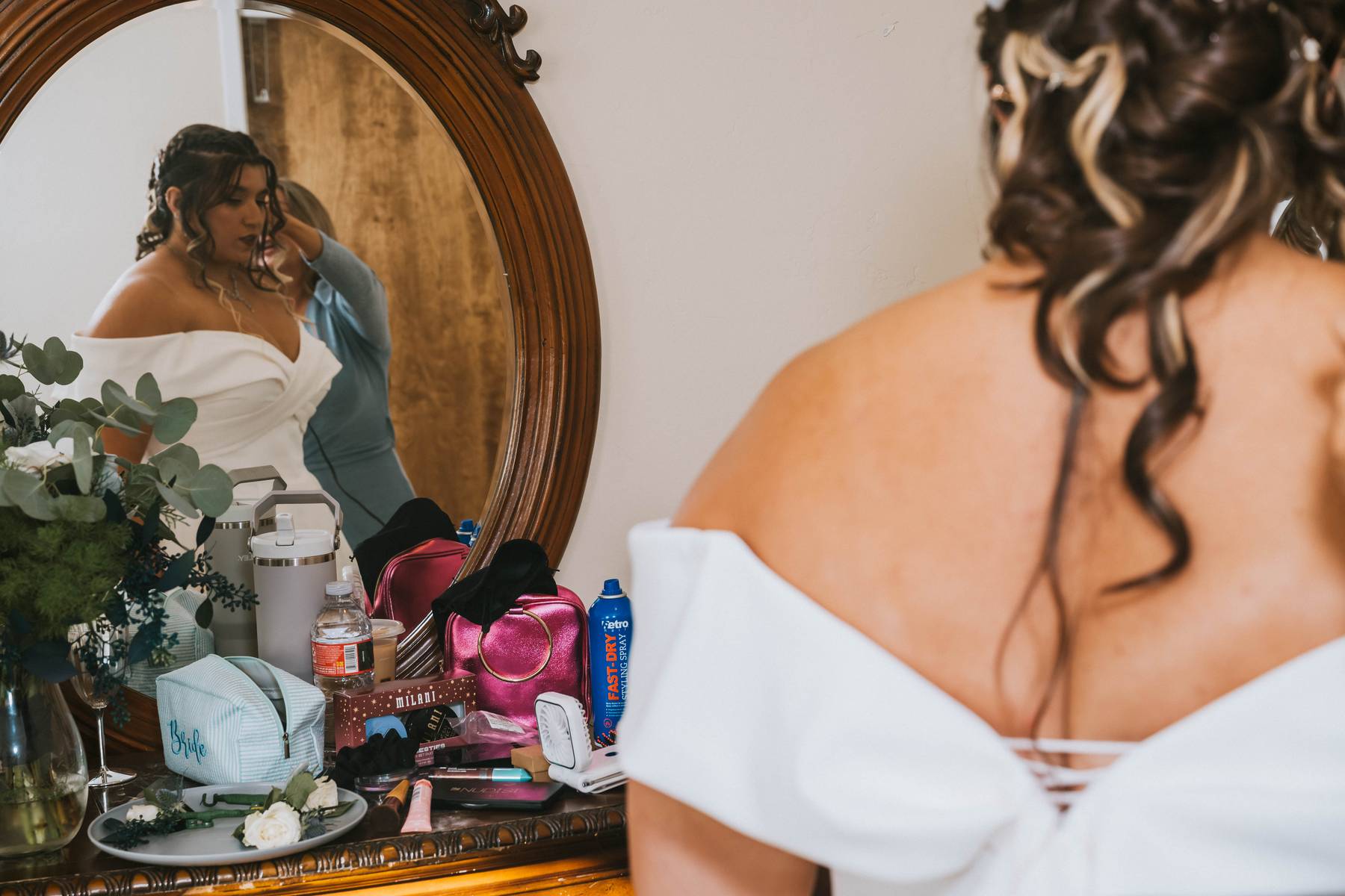 feel comfortable on your special day in front of the camera with pictures that show the joy of your memories