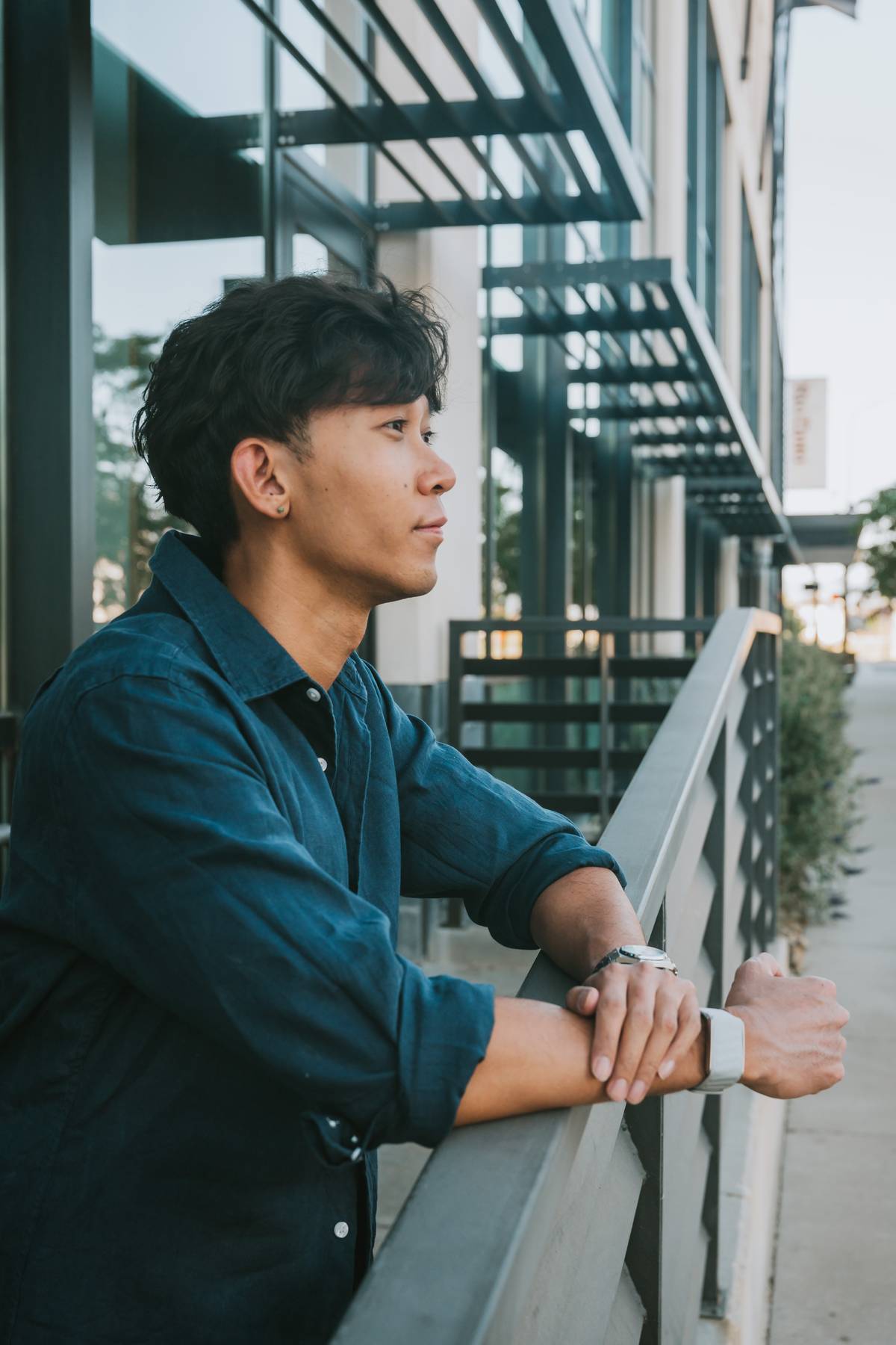 creating photos with a dating app photographer in a natural setting
