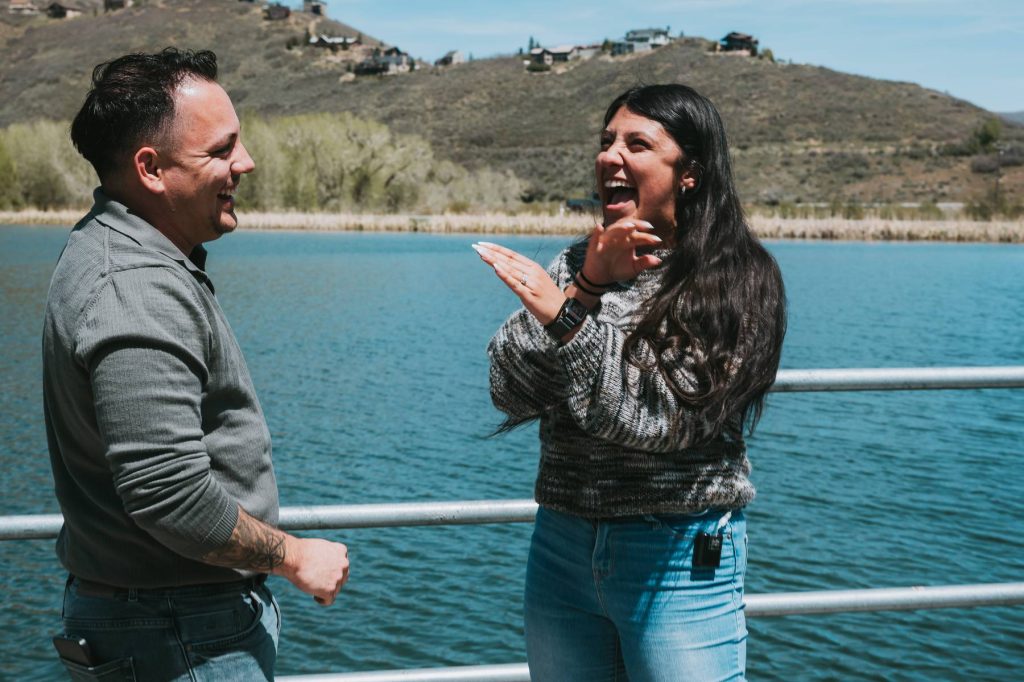 Photographing proposals in Utah with natural light at golden hour